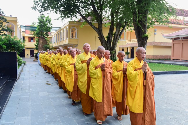 Pratimoksa commandment rite